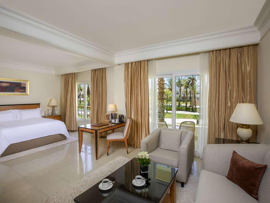 Swissotel Sheikh Collection 5*