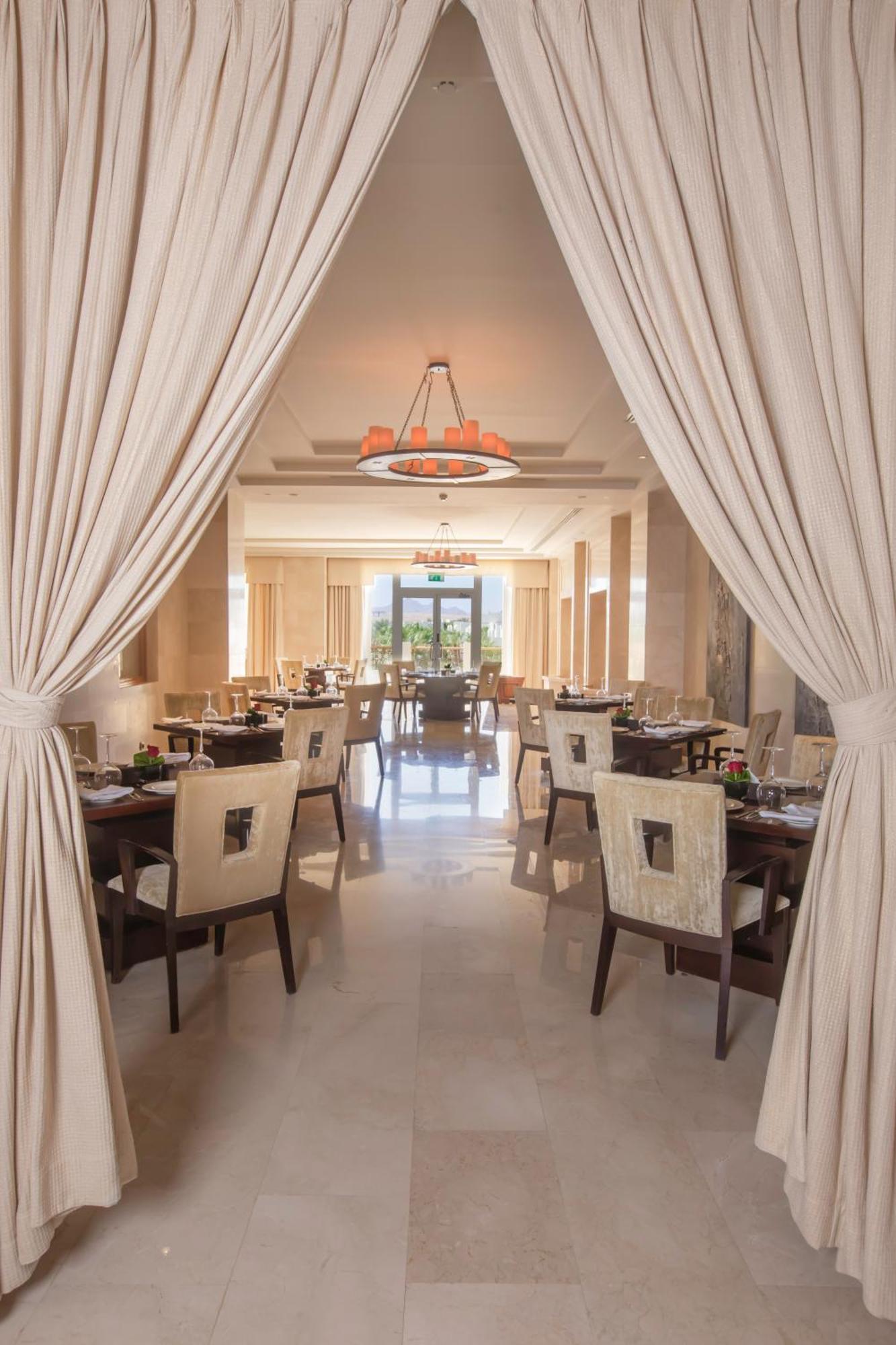 Swissotel Sheikh Collection Resort