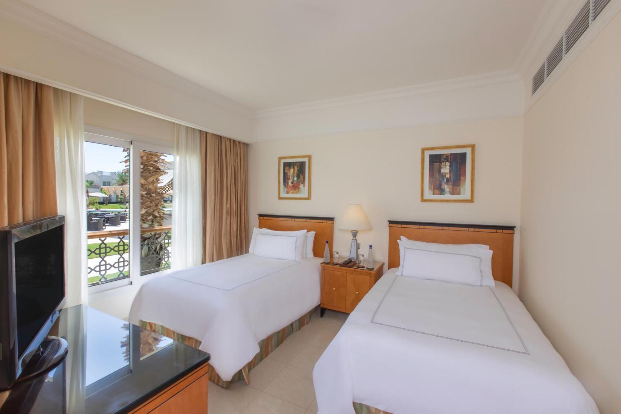 Swissotel Sheikh Collection 5*