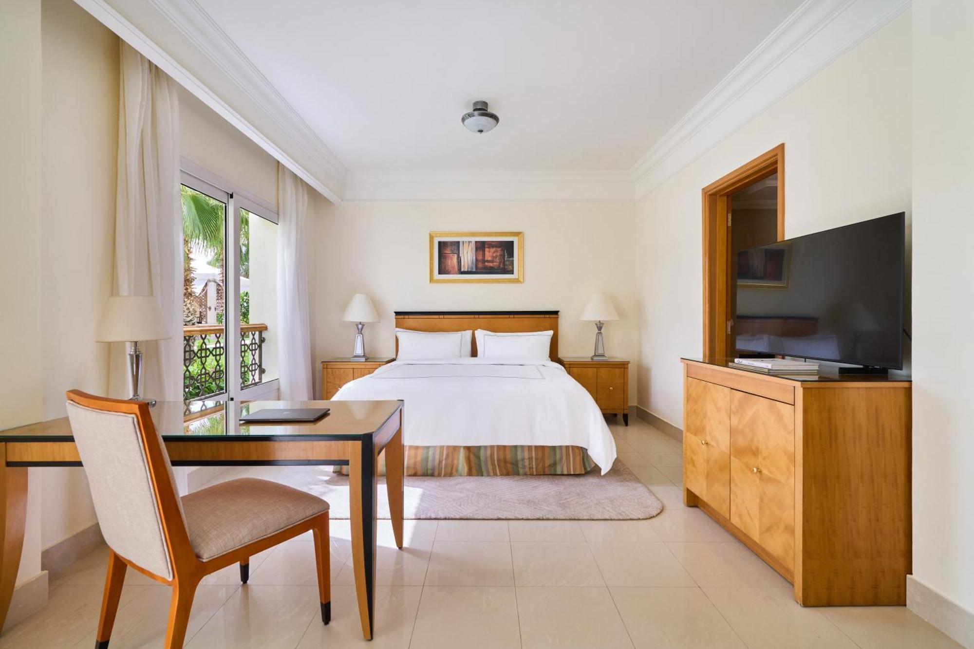 Swissotel Sheikh Collection Resort 5*