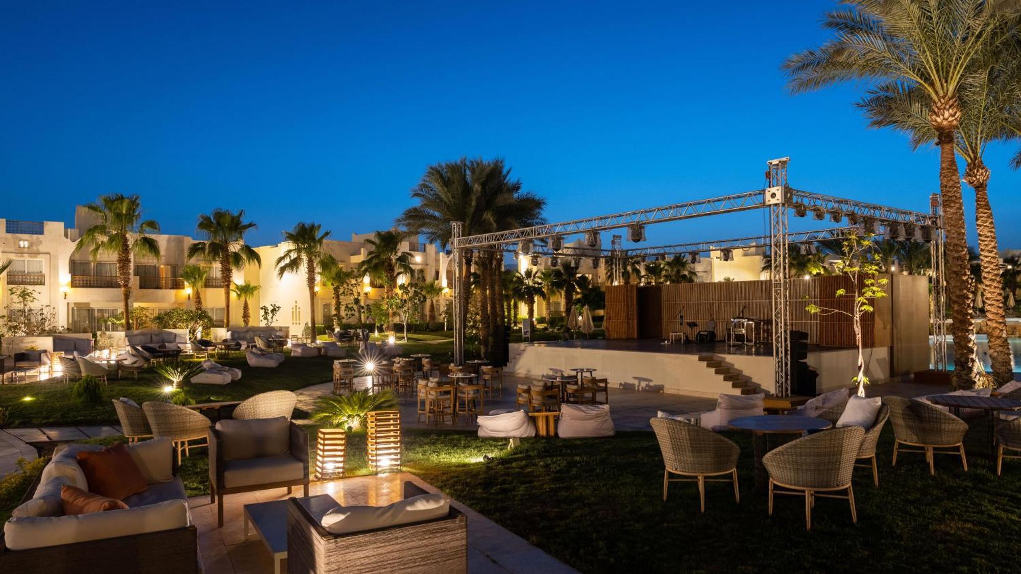 Swissotel Sheikh Collection 5*