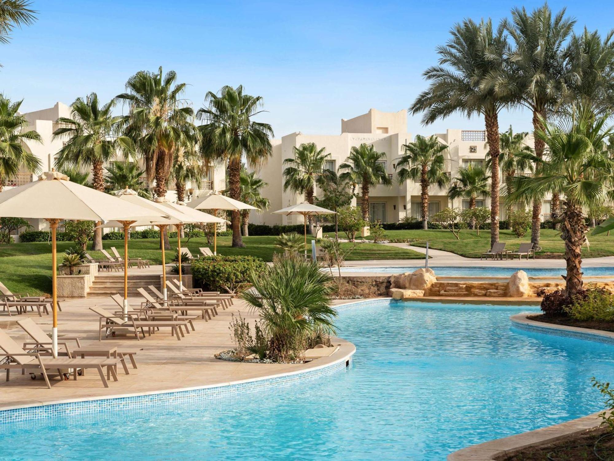 Курортный комплекс Swissotel Sheikh Collection 5*