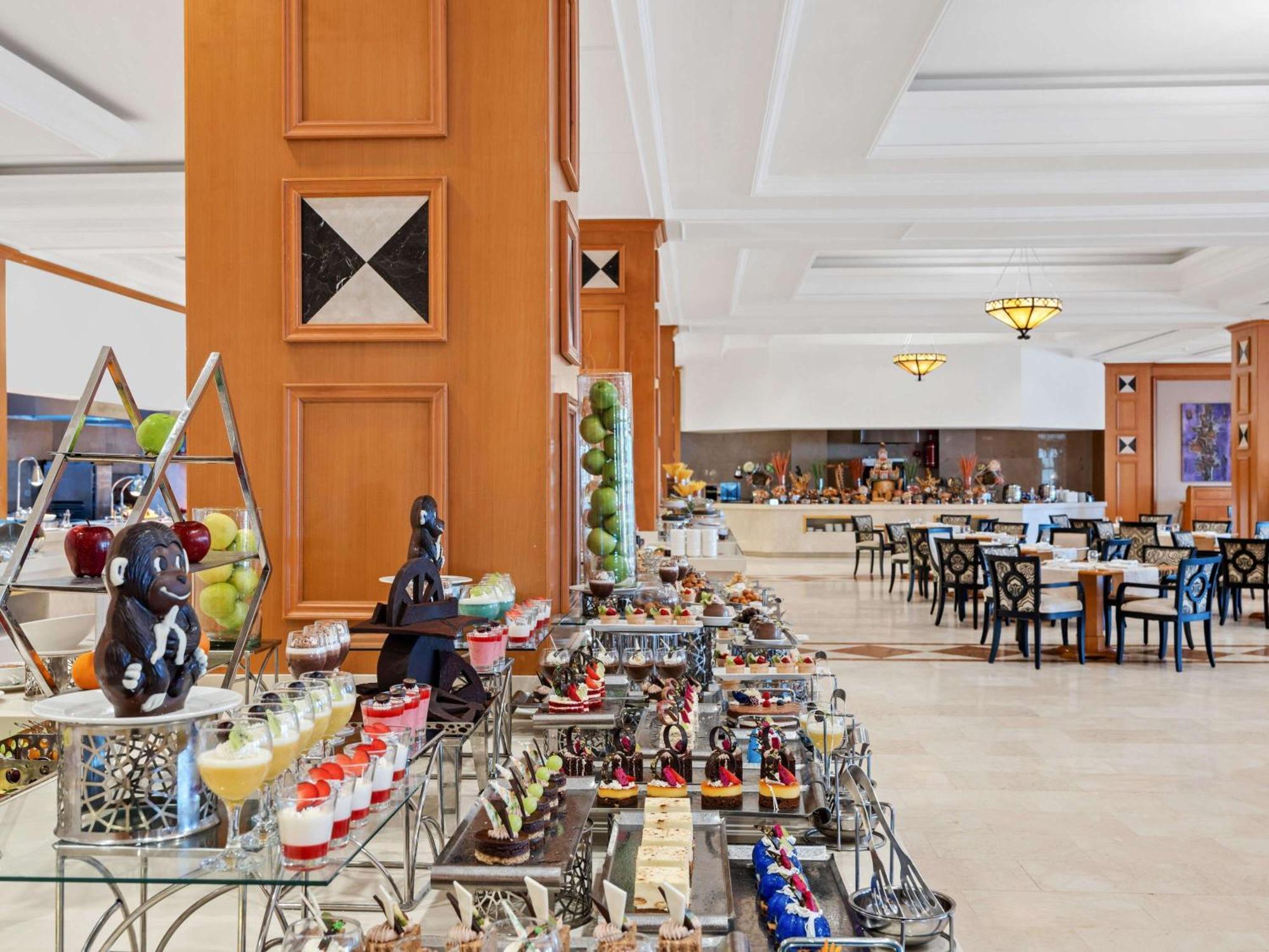 Swissotel Sheikh Collection 5*